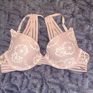 VS Pink lightly lined bra